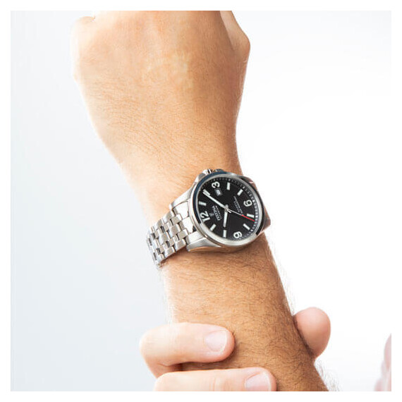 Festina Titanium na nadgarstku