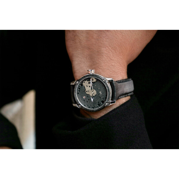 Zegarek na ciemnoszarym pasku skórzanym Auguste Reymond