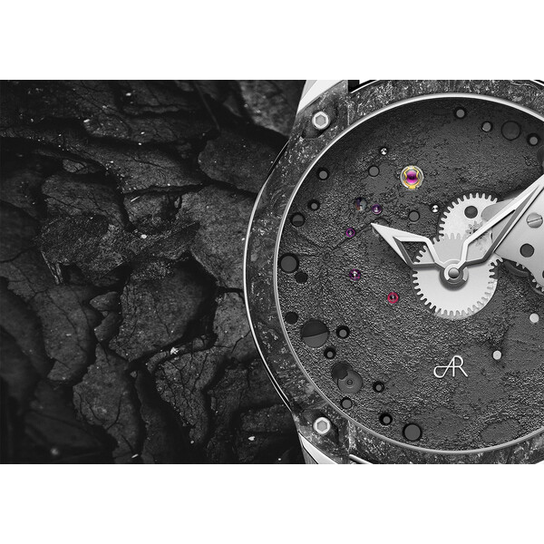 Zegarek z tarczą o teksturze księżyca Auguste Reymond Lunar