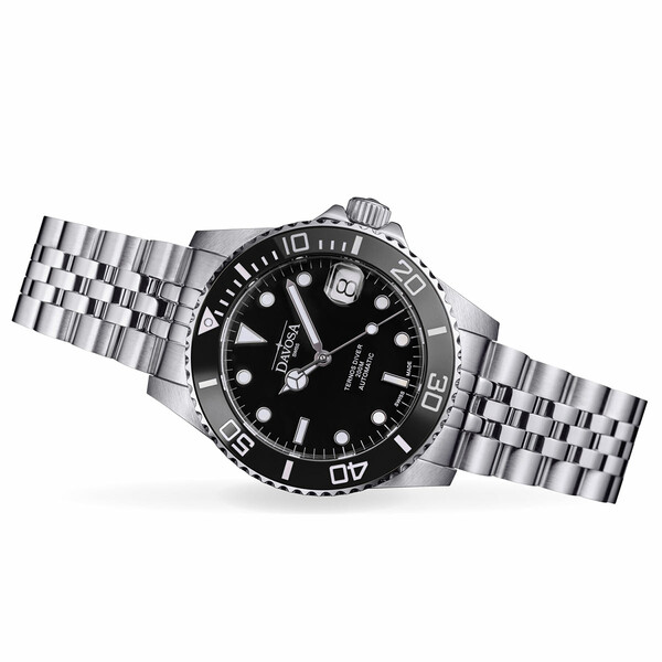 Czarna tarcza w zegarku Davosa Ternos Medium Automatic 166.195.05
