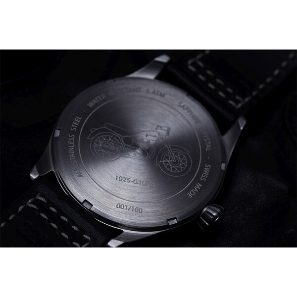 Dekiel zegarka Davosa Junak Chrono z przykładowym numerem limitacji