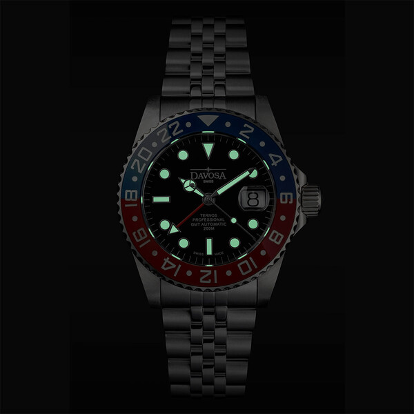 podświetlenie w ciemności zegarka Davosa Ternos Professional TT GMT Automatic 161.571.06