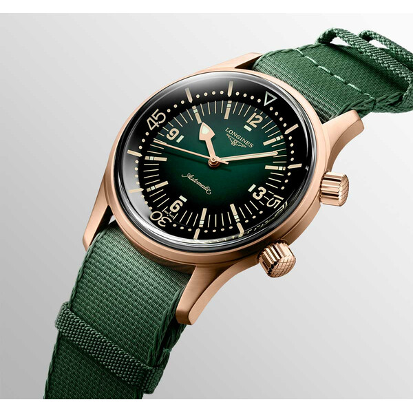 Koperta z brązu w zegarku Longines Legend Diver Watch Bronze