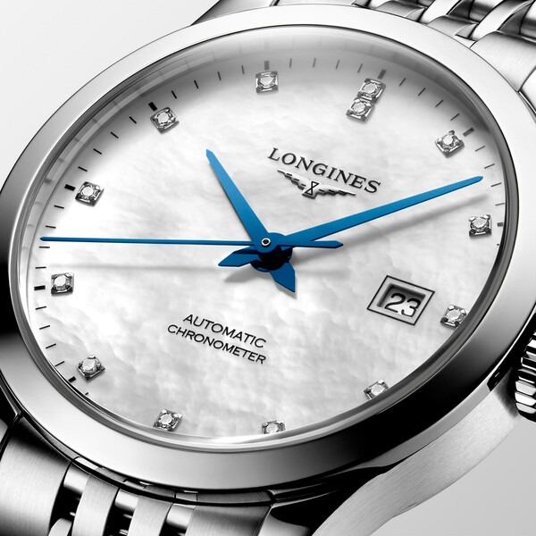 Jasna tarcza z diamentami w zegarku Longines Record L2.321.4.87.6