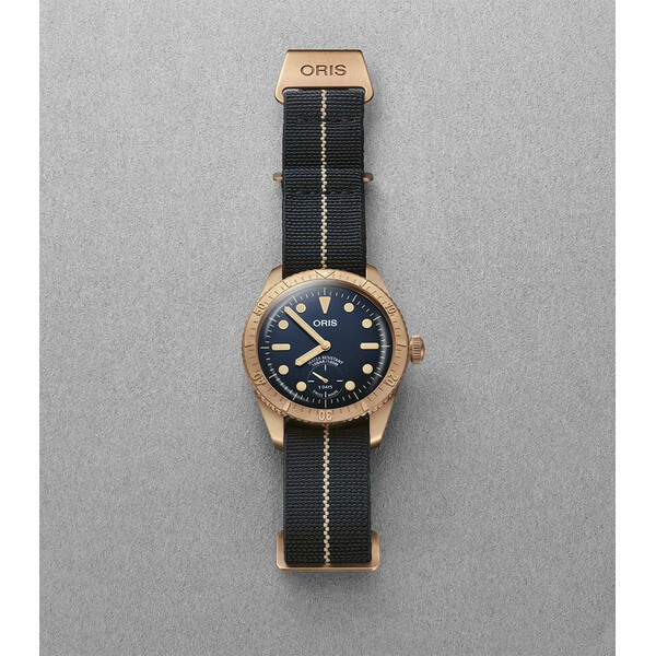 Oris Carl Brashear Calibre 401 01 401 7764 3185-Set Limited Edition zegarek z kopertą z brązu.