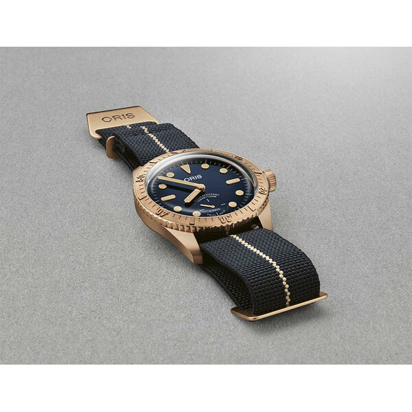 Oris Carl Brashear Calibre 401 01 401 7764 3185-Set Limited Edition zegarek męski w stylu retro.