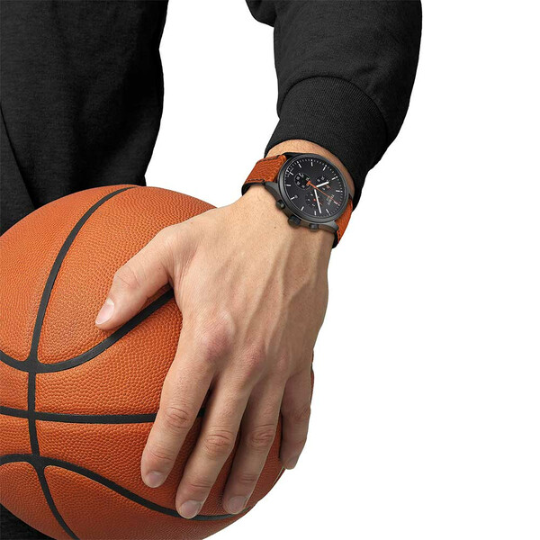 Tissot Chrono XL NBA Special Edition T116.617.36.051.12 zegarek na ręce