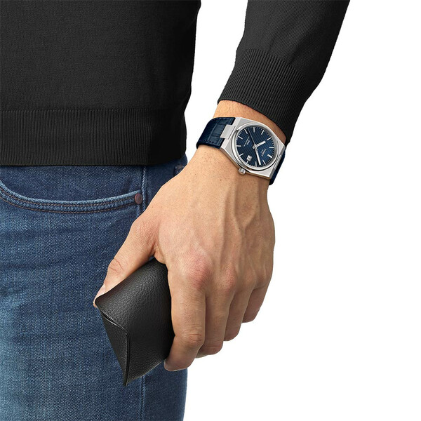 Zegarek Tissot PRX Powermatic 80 T137.407.16.041.00 na ręce