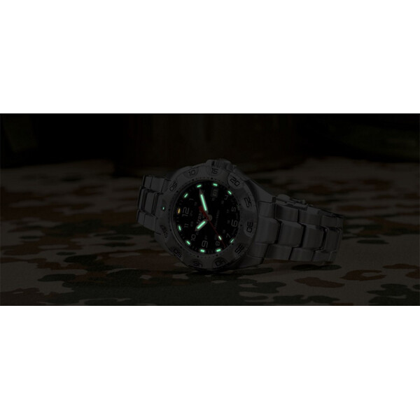 Podświetlenie zegarka Traser P49 Survivor 105474