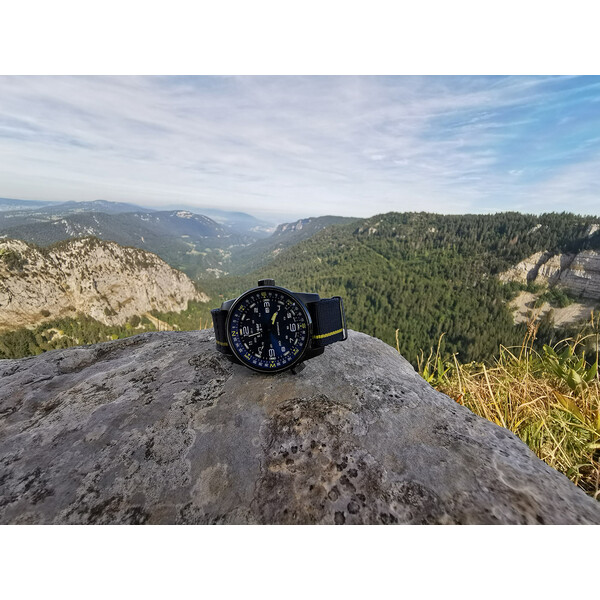 Traser P68 Pathfinder Automatic Blue zegarek w górach