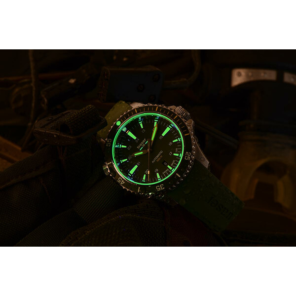 Zegarek z zaworem helowym Traser P67 Diver Automatic.