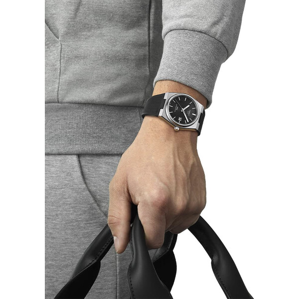 Zegarek Tissot na ręku