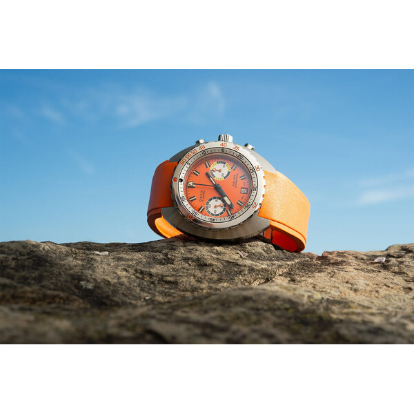 Pomarańczowy zegarek nurek Doxa