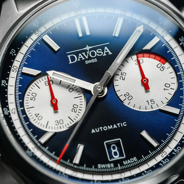 Niebieska tarcza zegarka Davosa