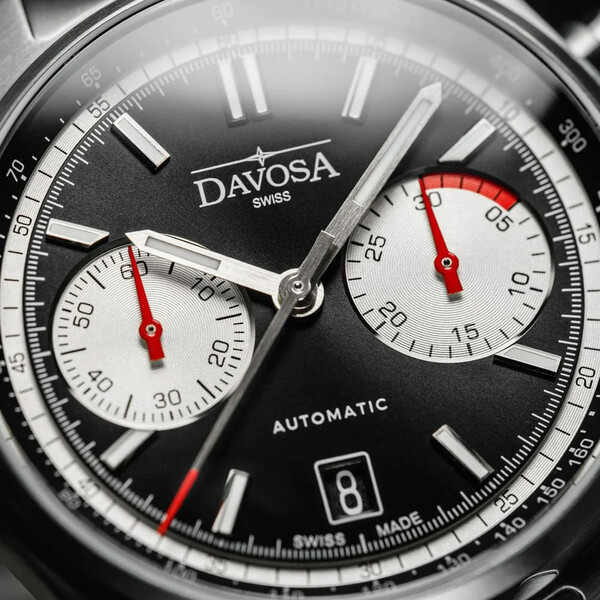 Czarna tarcza zegarka Davosa
