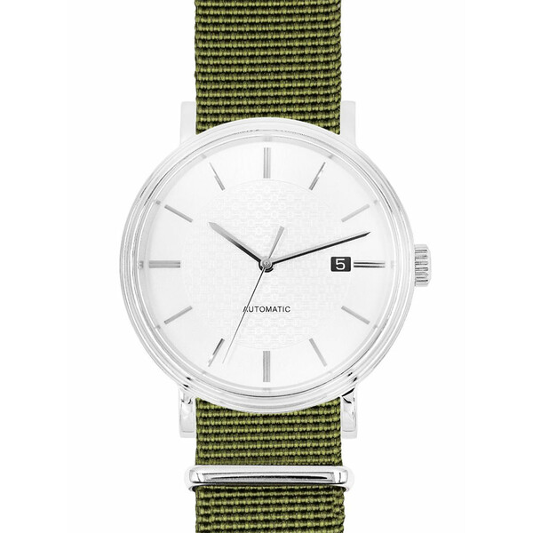 Pasek NATO Hirsch Rush Recycle założony na przykładowy zegarek.