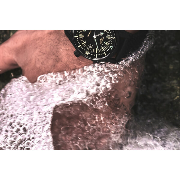 Zegarek nurkowy na bransolecie mesh Longines