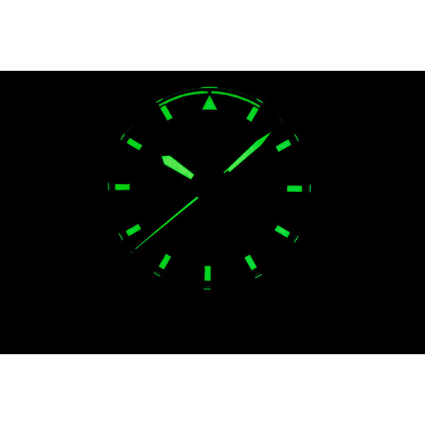 Podświetlona tarcza zegarka Fortis